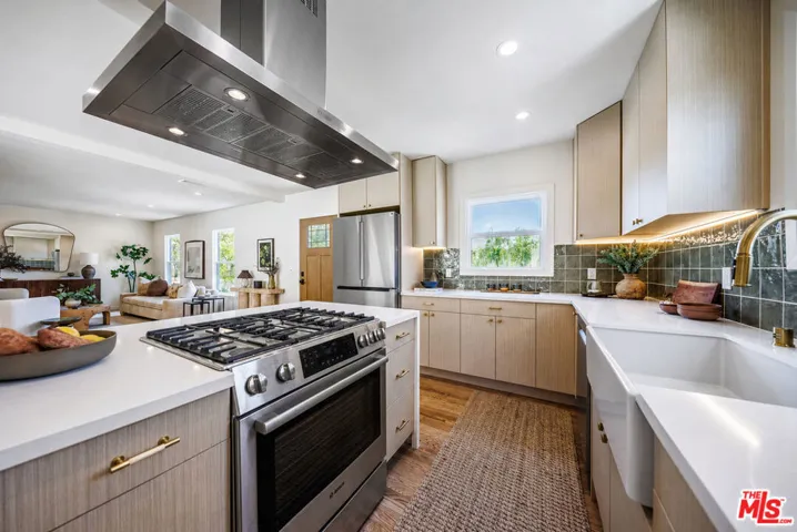4325 Price Street, Los Angeles, California 90027
