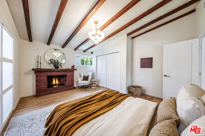 4325 Price Street, Los Angeles, California 90027