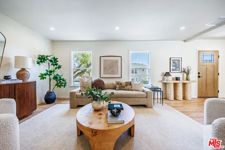 4325 Price Street, Los Angeles, California 90027