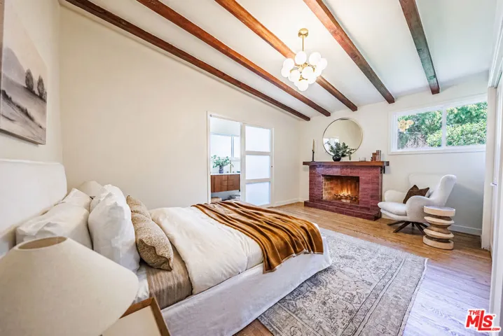 4325 Price Street, Los Angeles, California 90027