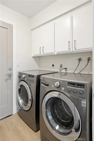 Inside, separate, laundry room with both gas and 220 power.