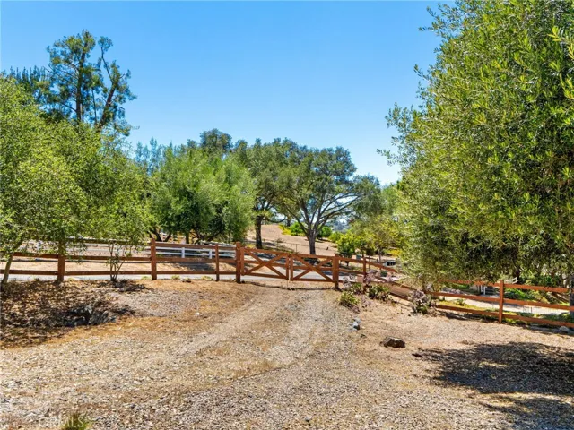 2248 Mil Sorpresas, Fallbrook, California 92028