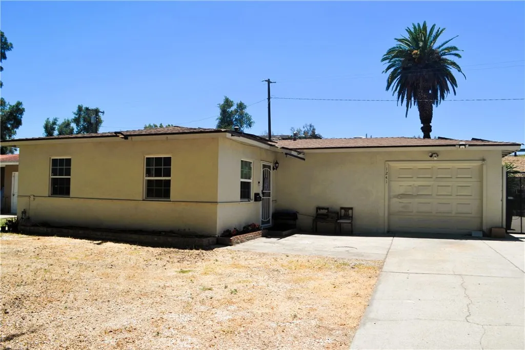 1241 Holly Vista Blvd