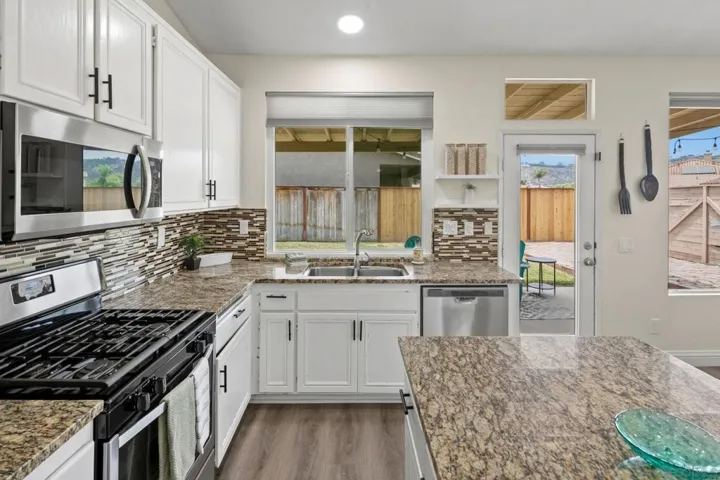 3373 Avocado Vista, Fallbrook, California 92028