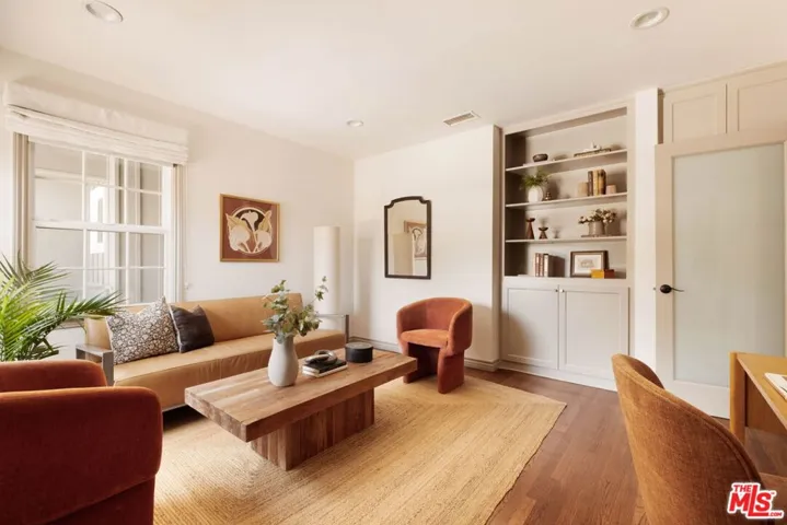 4941 Edgerton Avenue, Encino, California 91436