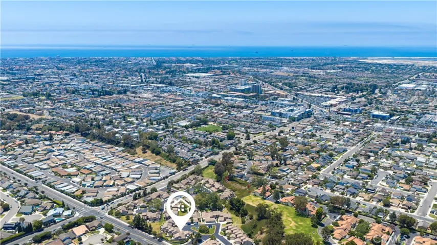 8488 Oakstone Circle, Huntington Beach, California 92646