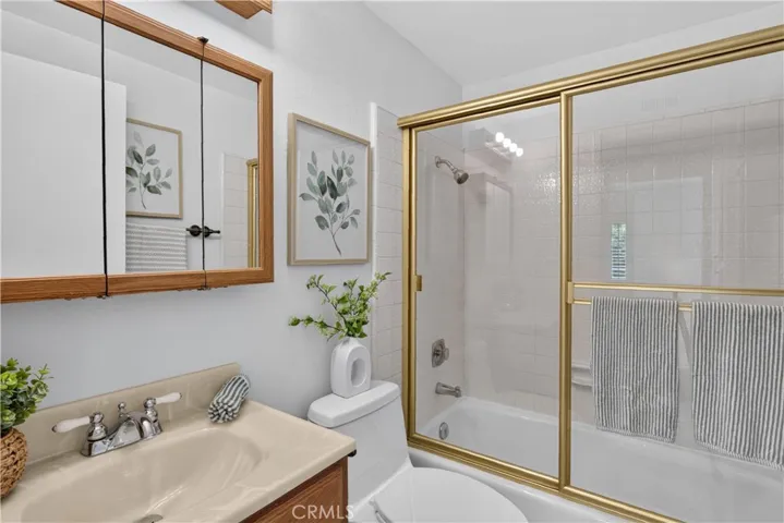8488 Oakstone Circle, Huntington Beach, California 92646
