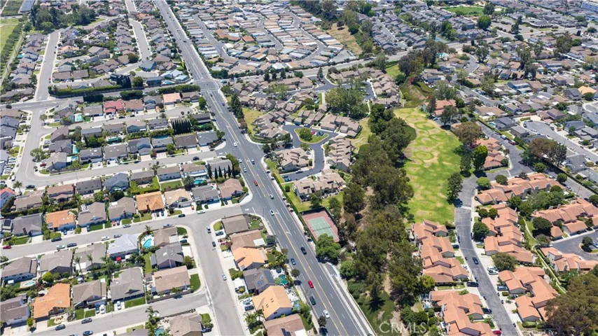 8488 Oakstone Circle, Huntington Beach, California 92646