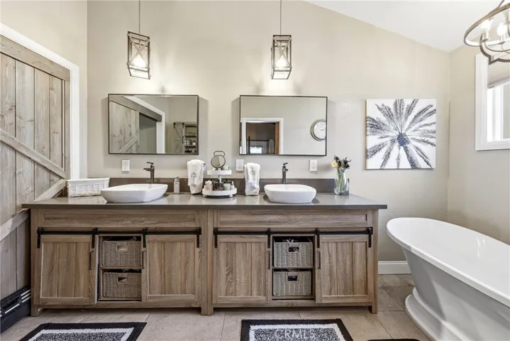 5011 Santa Fe, Yorba Linda, California 92886