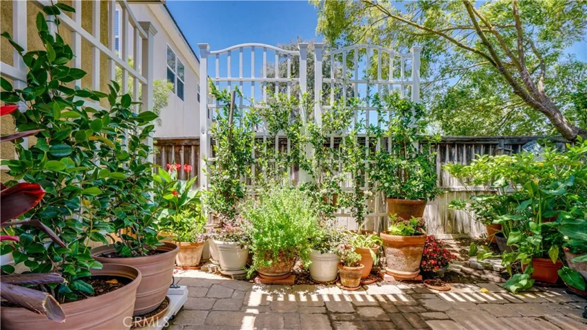17076 First Light, Riverside, California 92503