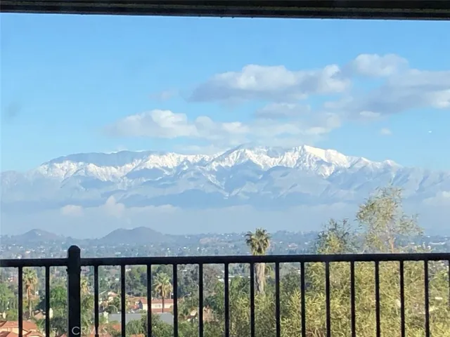 17076 First Light, Riverside, California 92503
