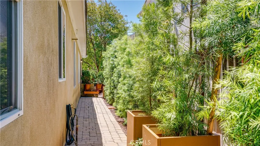 17076 First Light, Riverside, California 92503