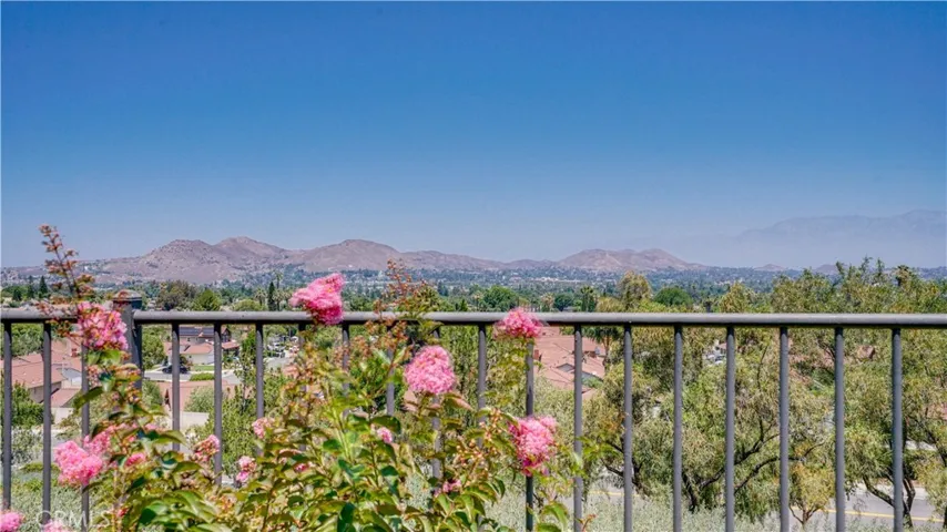 17076 First Light, Riverside, California 92503