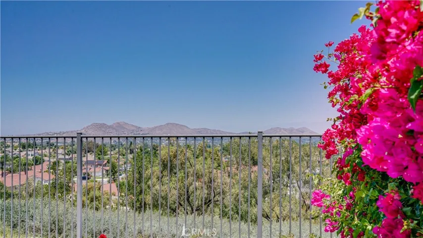 17076 First Light, Riverside, California 92503
