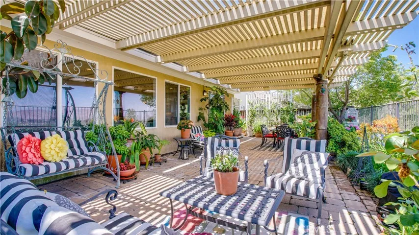 17076 First Light, Riverside, California 92503