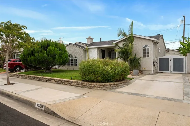 15323 Purche, Gardena, California 90249