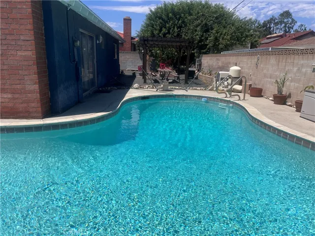 543 N Pampas, Rialto, California 92376