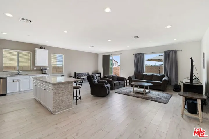 12645 Dion Place, Victorville, California 92395