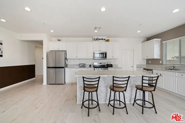 12645 Dion Place, Victorville, California 92395
