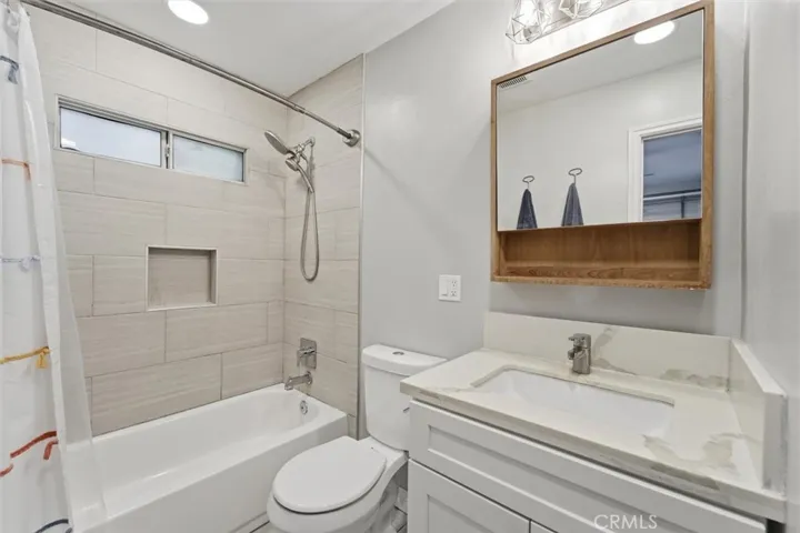 3945 W 176th Street, Torrance, California 90504