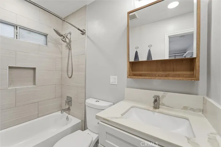 3945 W 176th Street, Torrance, California 90504