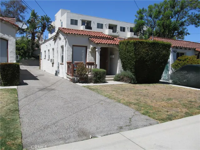 11217 La Maida Street, North Hollywood, California 91601