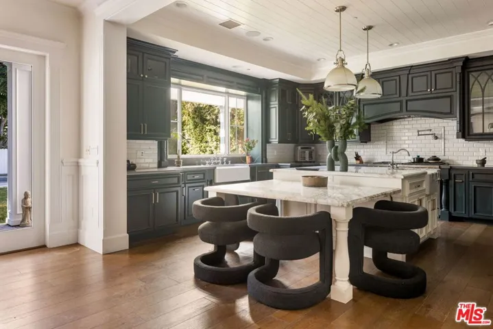 4505 Morella Avenue, Valley Village, California 91607