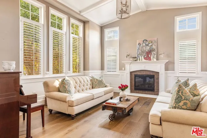 4505 Morella Avenue, Valley Village, California 91607