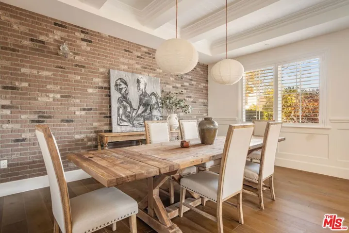 4505 Morella Avenue, Valley Village, California 91607