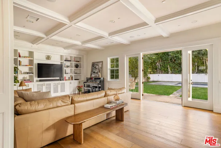 4505 Morella Avenue, Valley Village, California 91607