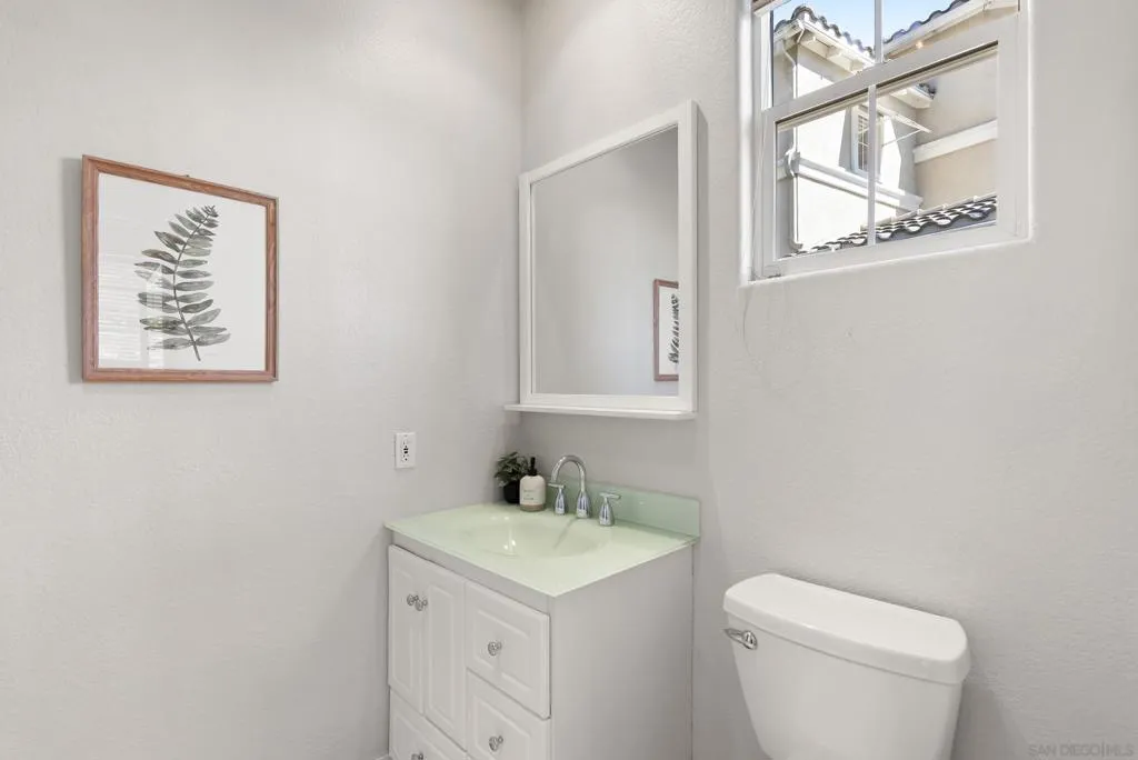 Casita 3/4 bathroom