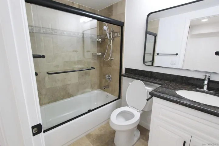 3967 Nobel 249, San Diego, California 92122