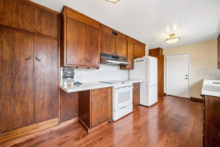 1637 Lake Chabot Terrace, San Leandro, California 94577