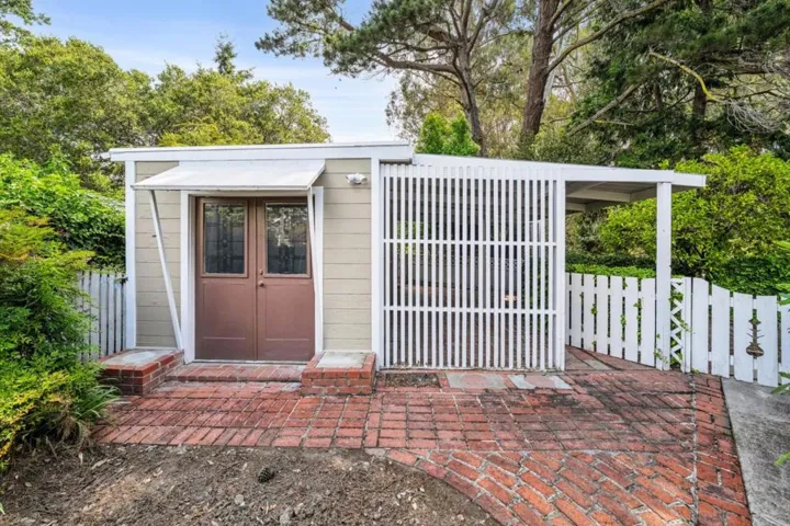 1637 Lake Chabot Terrace, San Leandro, California 94577