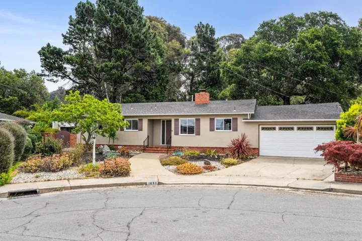 1637 Lake Chabot Terrace, San Leandro, California 94577