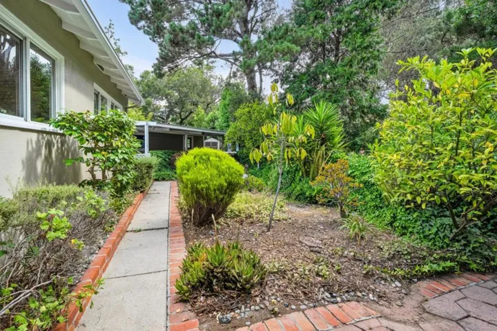 1637 Lake Chabot Terrace, San Leandro, California 94577