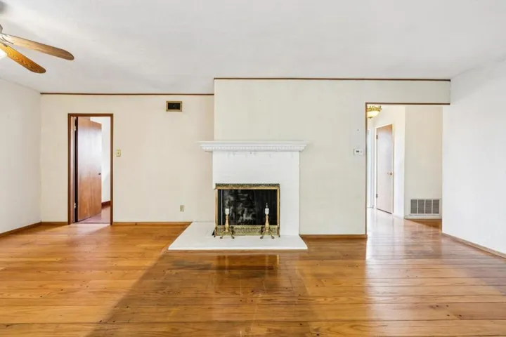 1637 Lake Chabot Terrace, San Leandro, California 94577