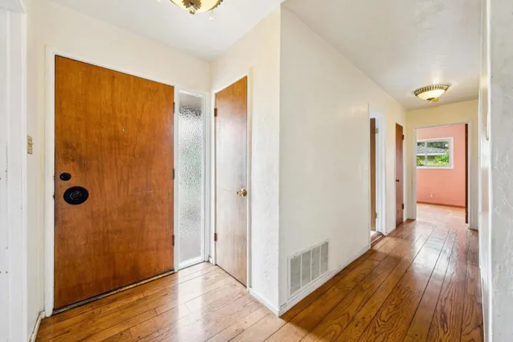 1637 Lake Chabot Terrace, San Leandro, California 94577
