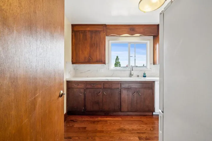 1637 Lake Chabot Terrace, San Leandro, California 94577