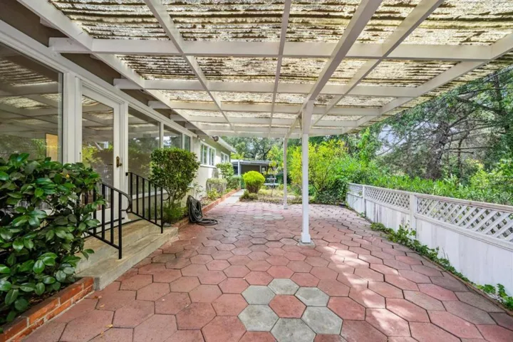 1637 Lake Chabot Terrace, San Leandro, California 94577
