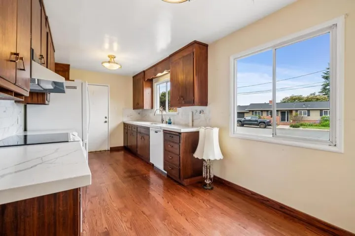 1637 Lake Chabot Terrace, San Leandro, California 94577