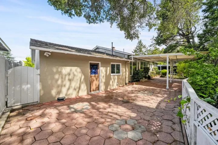 1637 Lake Chabot Terrace, San Leandro, California 94577