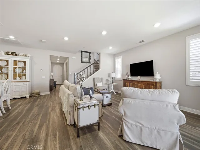 20558 Martingale, Saugus, California 91350