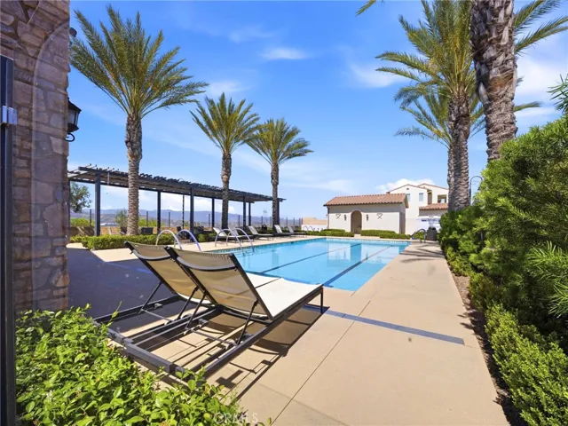 20558 Martingale, Saugus, California 91350
