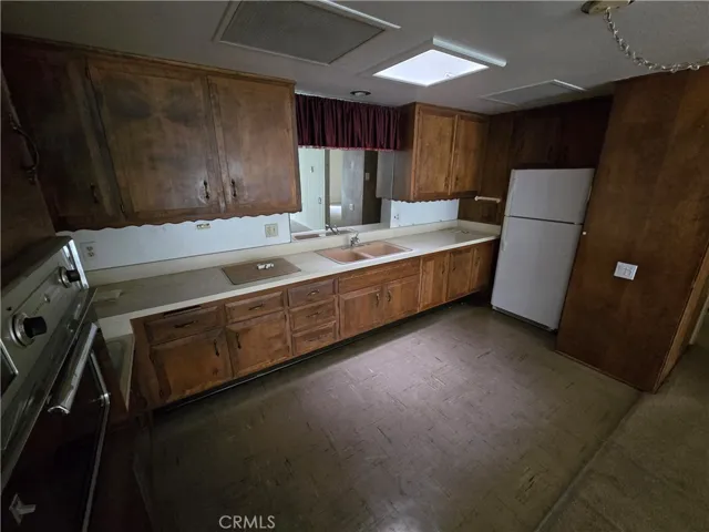 13681 Saint Andrew Drive 27j, Seal Beach, California 90740