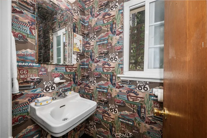 * 2nd Bathroom *