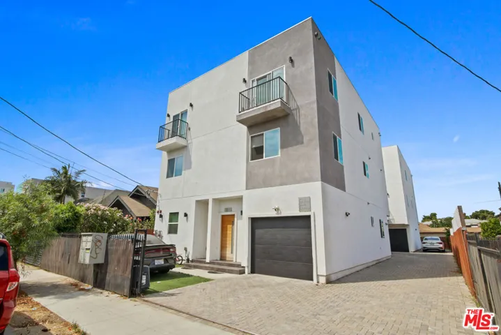 1805 S New England Street, Los Angeles, California 90006