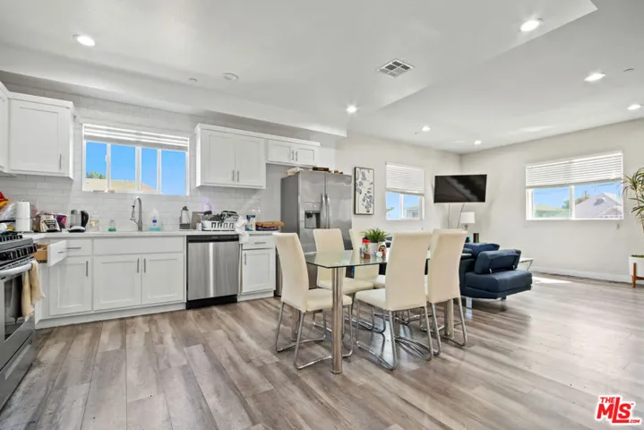 1805 S New England Street, Los Angeles, California 90006
