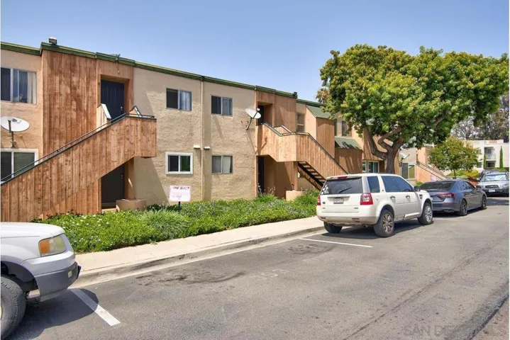 8761 Lake Murray 9, San Diego, California 92119