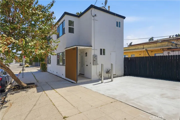 1205 Cole, Los Angeles, California 90038
